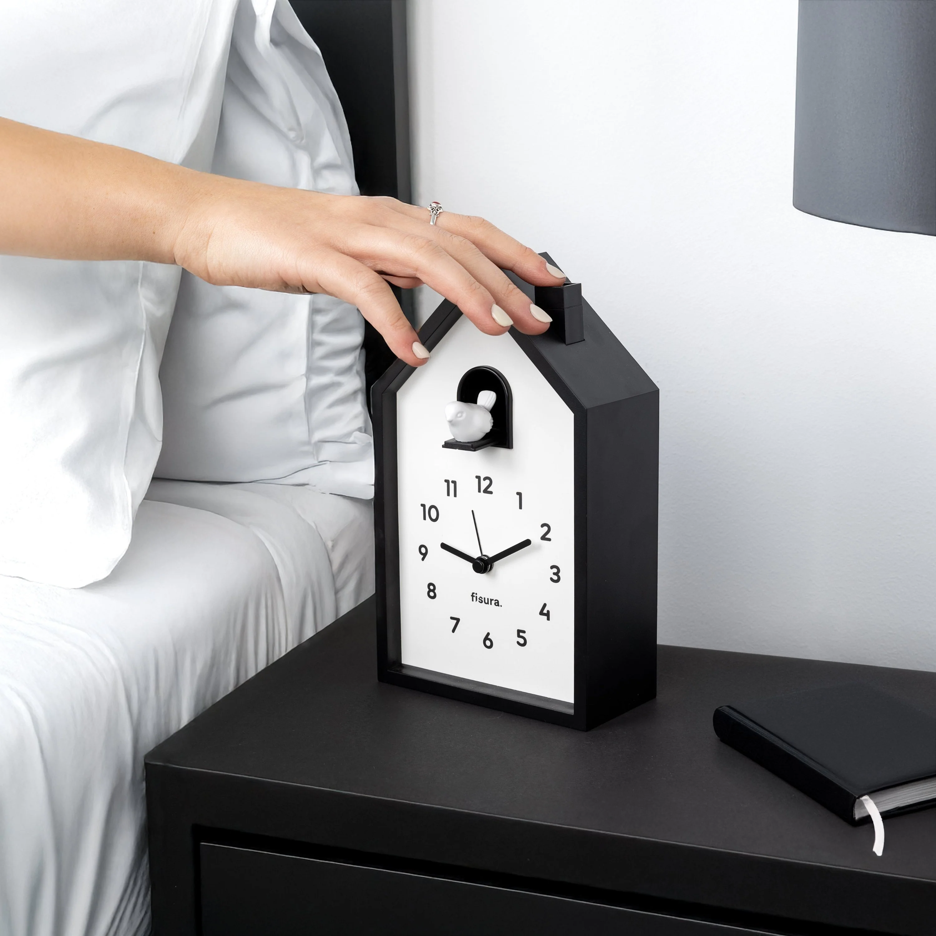 Reloj Despertador Cuco Casita B&N